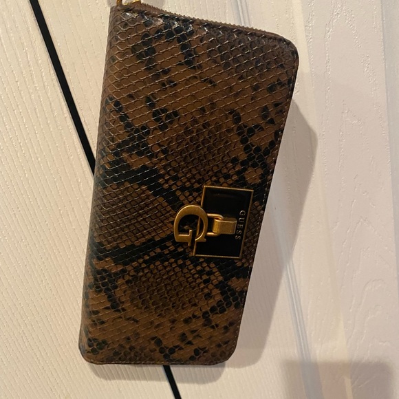 Guess Faux Python  Leather Satchel with matching wallet - Picture 14 of 16